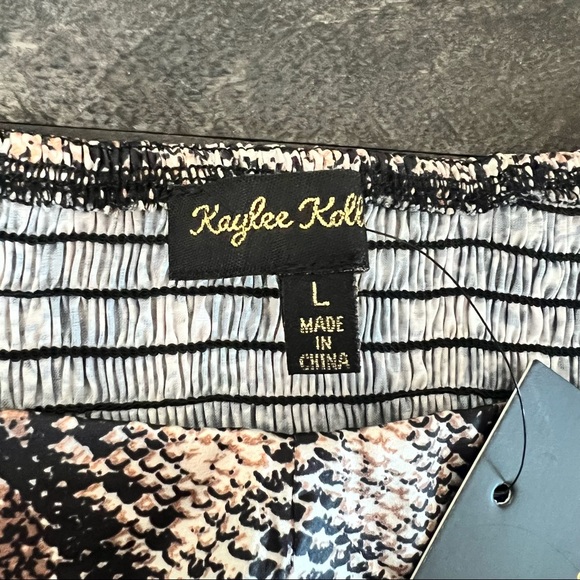 Kaylee Collection Snake print Cropped Top - Picture 5 of 8